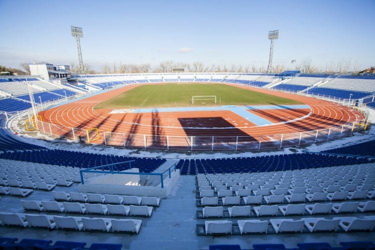 вид изнутри астраханского стадиона центральный