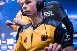 Джонатан EliGE Яблоновски